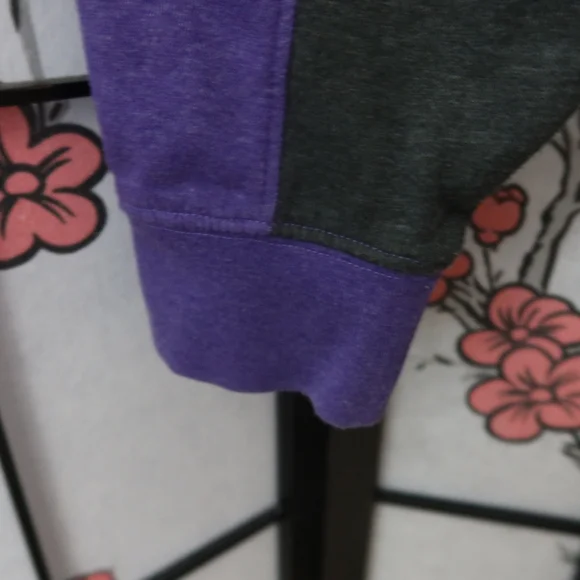 Women's Purple and Gray Colorblock Vikings Hoodie Size Medium - Picture 7 of 13